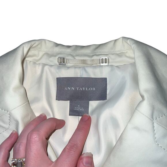 ANN TAYLOR Cream Double Breasted Trench Coat W/ Belt Size S - Picture 3 of 12